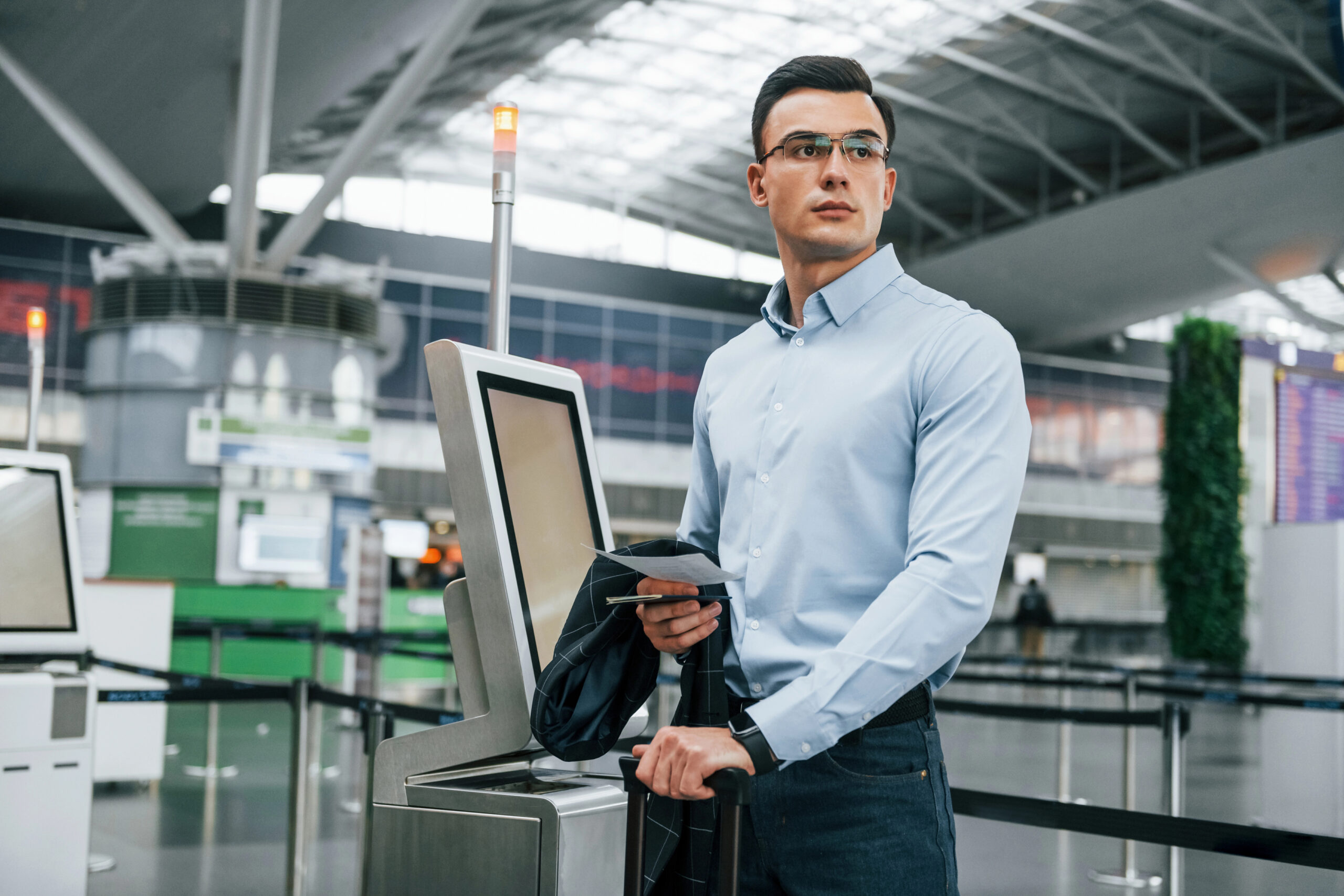 Wearable personal security at the airport as part of your travel insurance plan